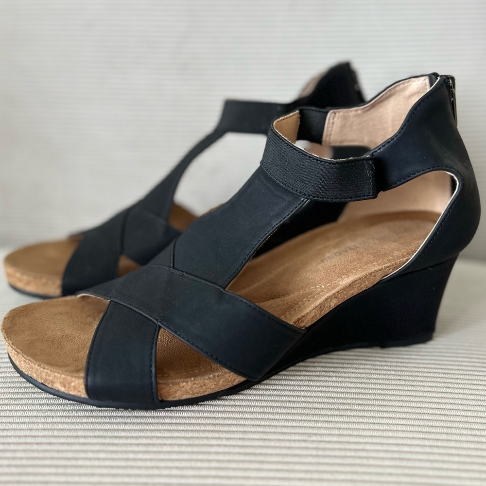Women’s Adrienne Vittadini Terrace black Wedge Sandals size 10M